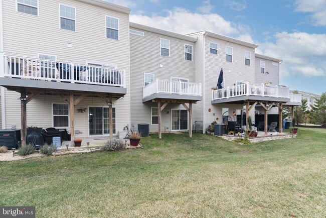 Building Photo - 6 Sparrow Cir