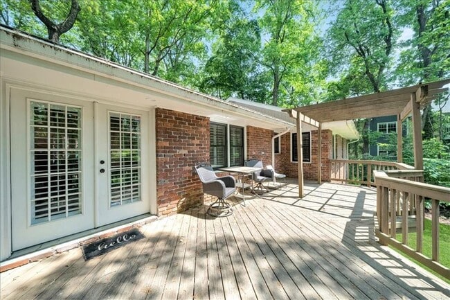 Building Photo - 5592 Colton Dr NE