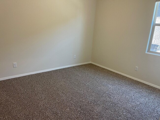 Building Photo - 5469 Osha Spg St