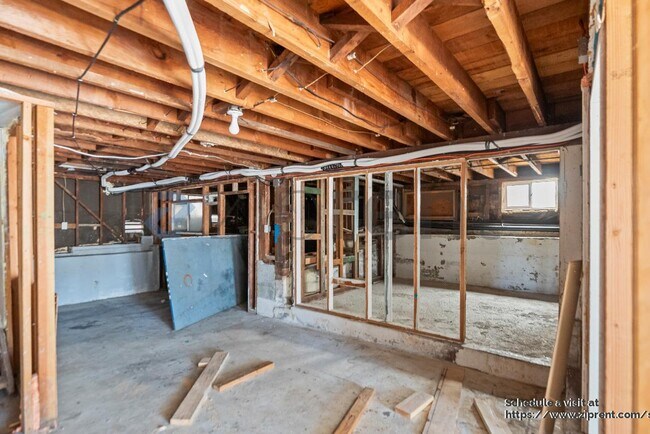 Building Photo - 2617 78th Ave