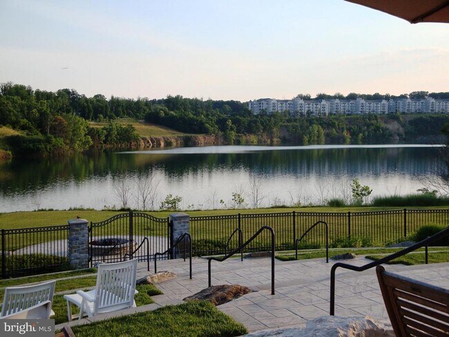 Building Photo - 7101 Travertine Dr