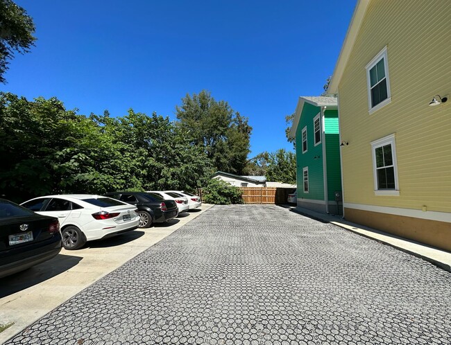 Building Photo - Recently Built 4 Bedroom 4 Bathroom House ...