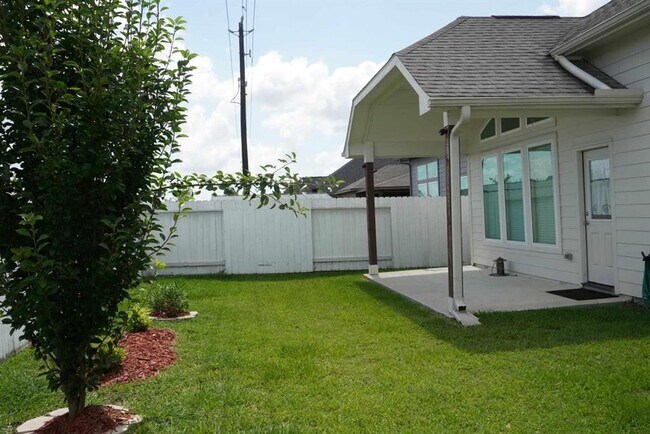 Building Photo - 4447 Painted Bunting Ln