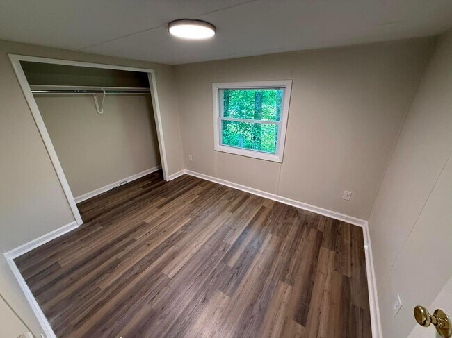 Building Photo - 7 Burts Way