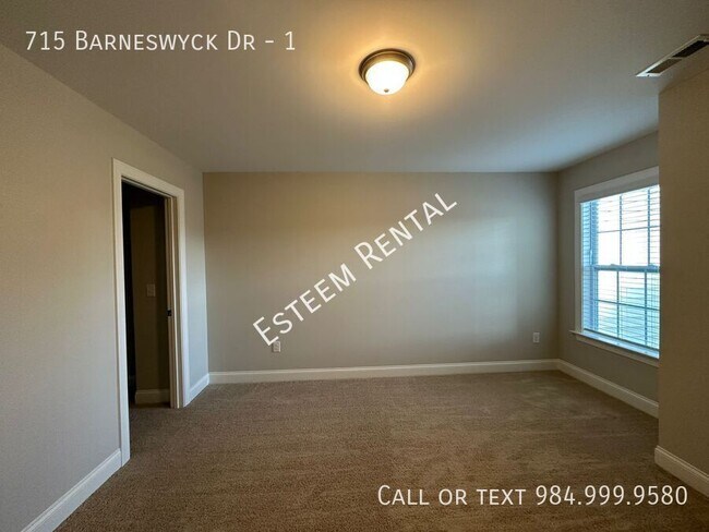 Building Photo - 715 Barneswyck Dr
