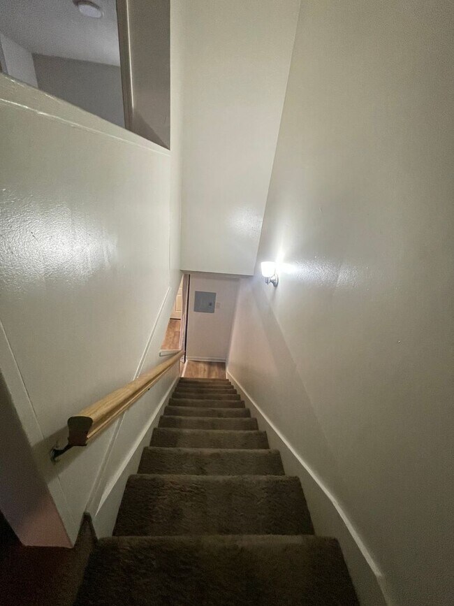 Building Photo - 306 Loire Ave