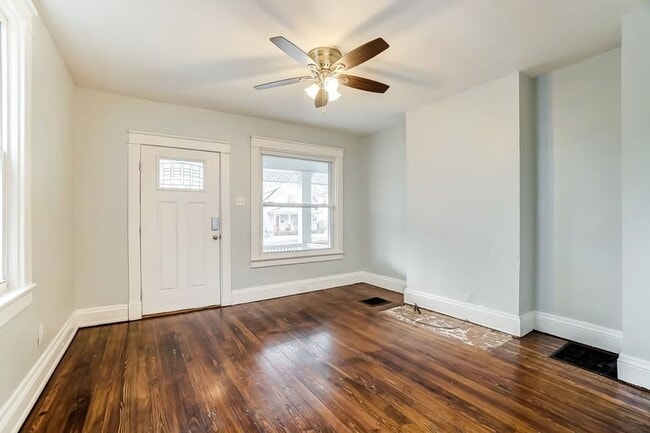 Building Photo - Great 2 Bedroom in Madisonville!