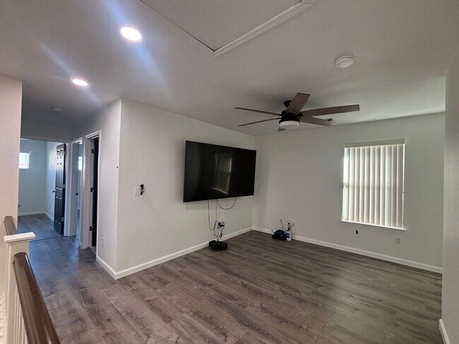 Building Photo - Beautiful 2-Story Home For Rent in Vacaville