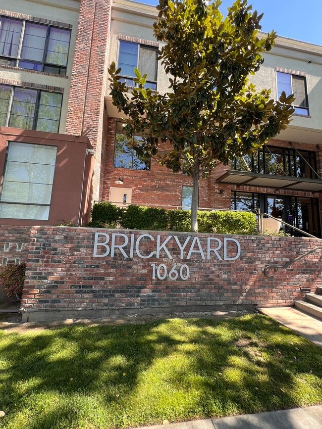 Building Photo - $2,350 1 bedroom 1 bathroom San Jose Brickyard Condo Near 280, Downtown SJ and SJSU