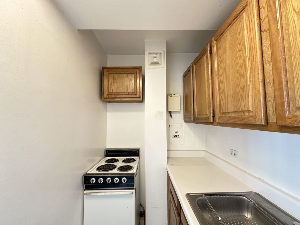 Building Photo - 4180 N Marine Dr