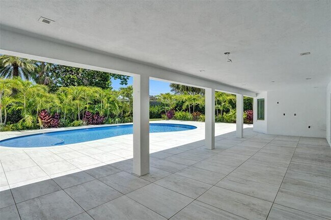 Building Photo - 2800 Banyan Blvd Cir NW