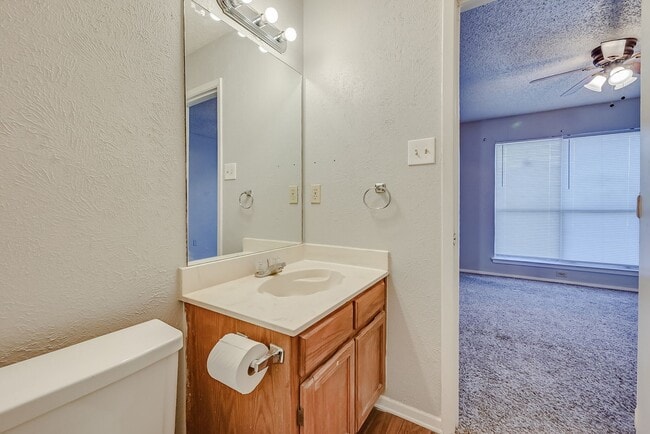 Building Photo - 614 Lillard Rd