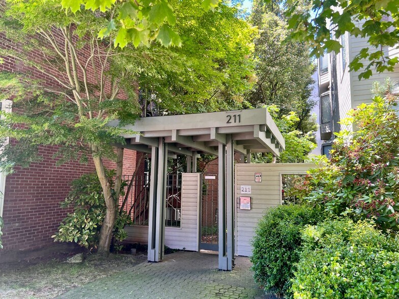 Building Photo - Underground Parking Spot!!!