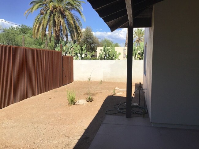 Building Photo - Modern, beautiful 3Bdrm, 2ba unfurnished i...