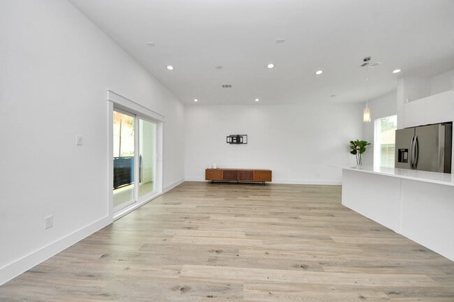 Building Photo - 4608 Coke St