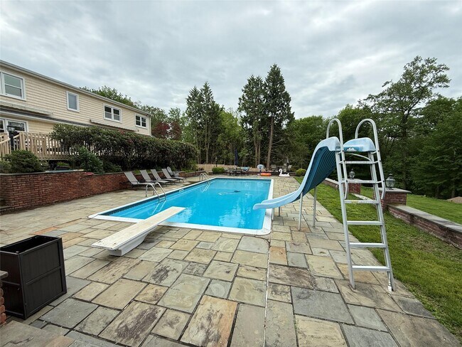Building Photo - 29 Eastview Dr