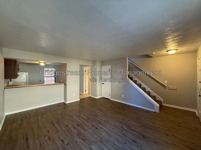 Building Photo - 155 Forest St