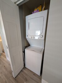 Building Photo - 619 S 14th St