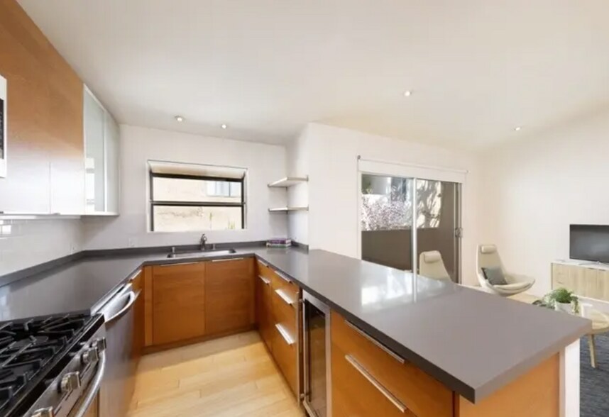 Building Photo - 11634 Gorham Ave