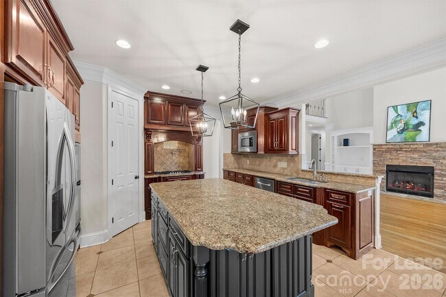 Building Photo - 334 Stonecliff Ln