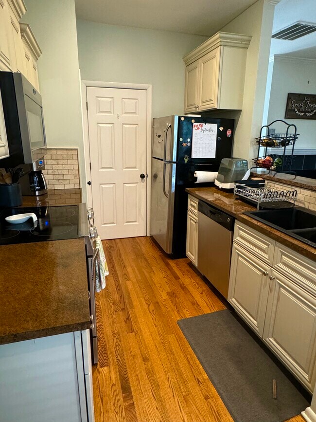 Building Photo - 2550 Dilworth Heights Ln