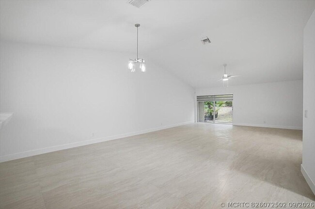Building Photo - 4112 Pine Ridge Ln