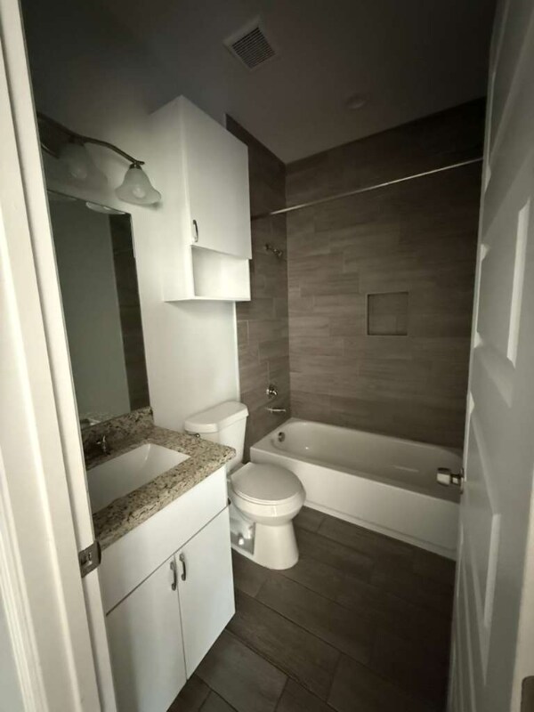 Building Photo - 1307 W Heritage Dr