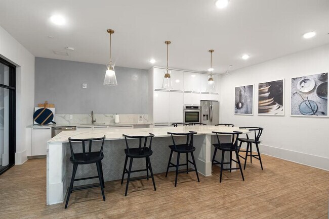 Building Photo - 8890 Founders Square Dr