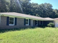 Building Photo - 3121 Hawthorn Circle
