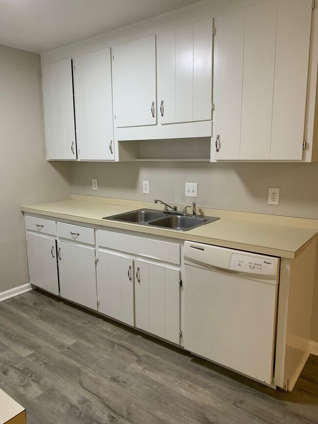 Building Photo - 920 Hearthridge Ct