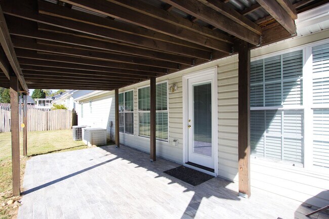 Building Photo - Gwinnett County 3 Bedroom 2 Bathroom Ranch