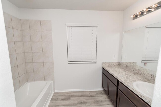Building Photo - 2513 N Lina Ct