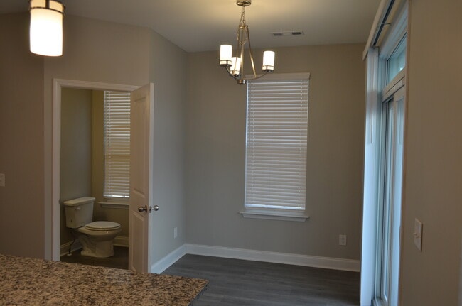 Building Photo - 1057 Vida Wy