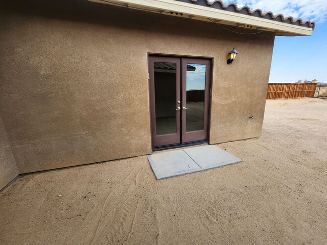 Building Photo - Coming Soon! Must See!!!! Spacious 4 Bedroom 3 Bath In Desert Knoll Community!!!