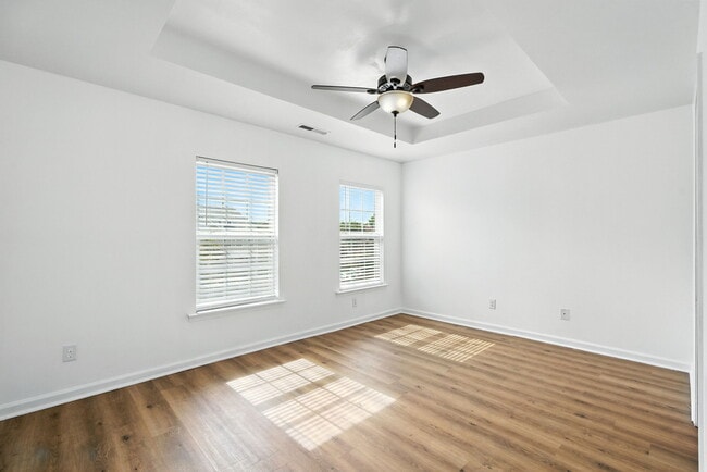Building Photo - 132 Point Comfort Ln
