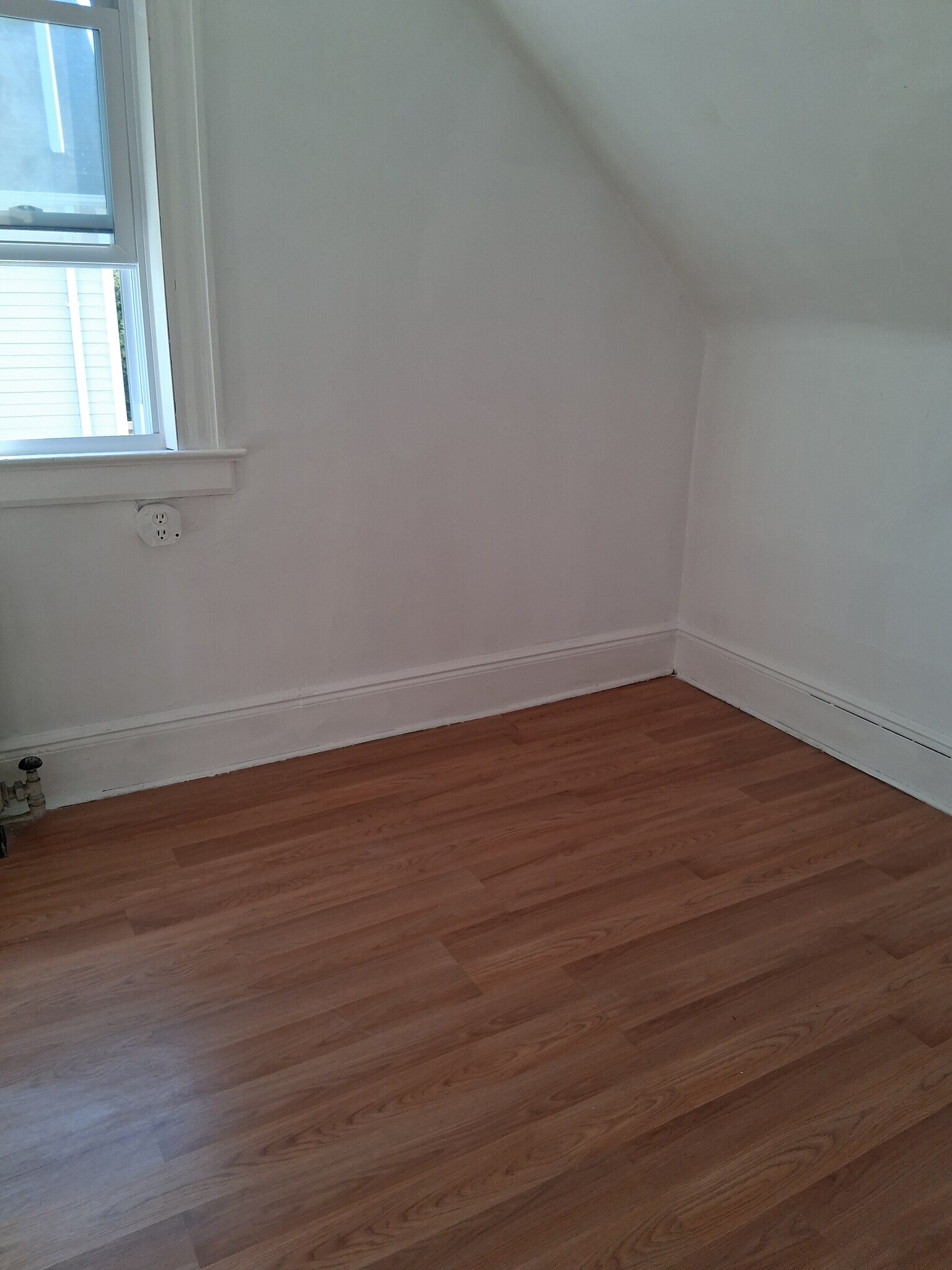 Building Photo - 33 Center St