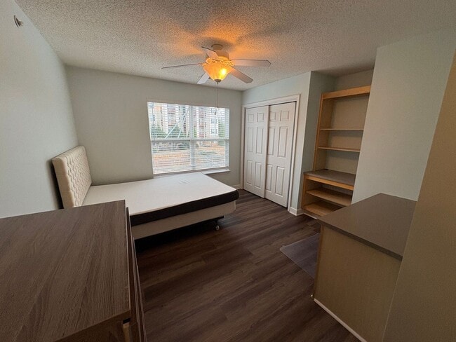 Building Photo - 731 Harts Cove Way