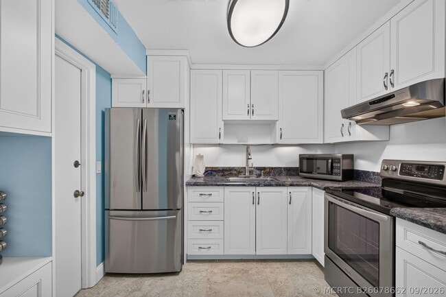 Building Photo - 630 Ocean Dr