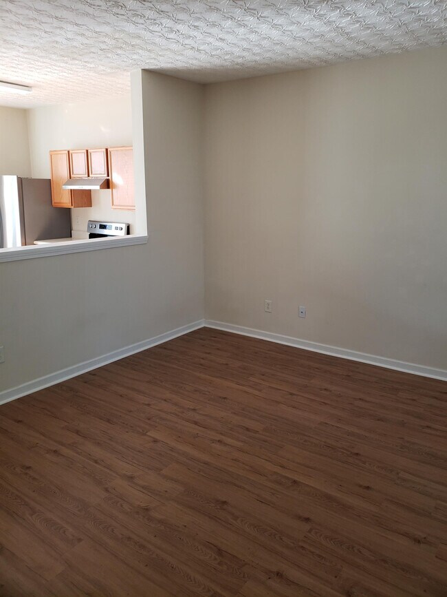 Building Photo - 103 Timber Ridge Dr