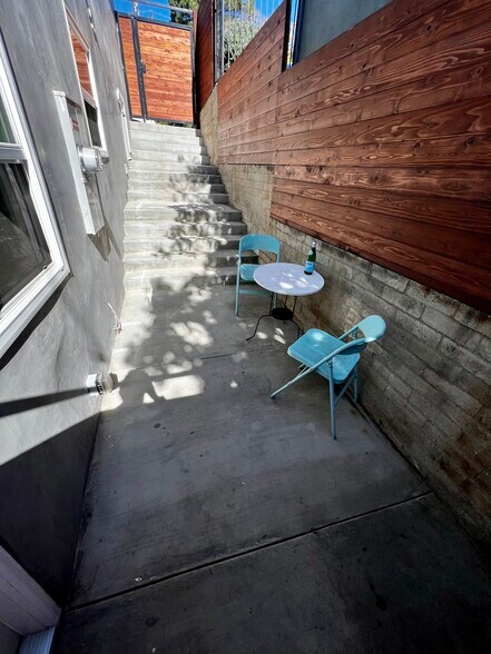 Building Photo - 1726 Bryn Mawr Ave