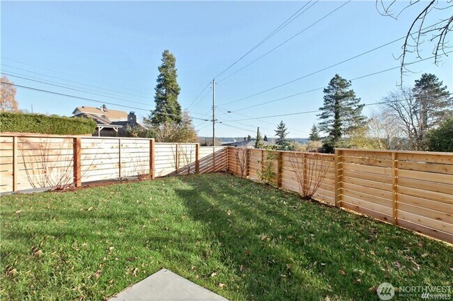 Building Photo - 5207 S Willow St