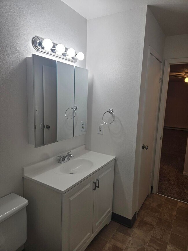 Building Photo - 211 N Shields St