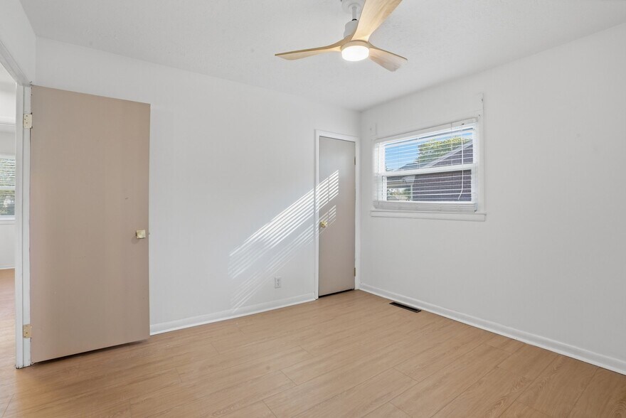 Building Photo - 2132 Belmont Rd