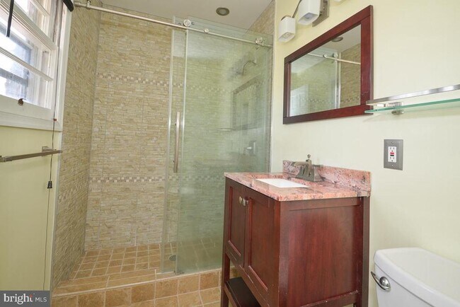 Building Photo - 3035 Hazelton St