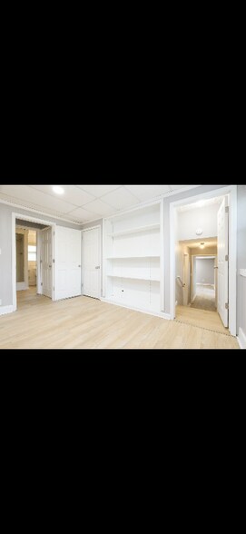 Building Photo - 225 Willow Lake Ln