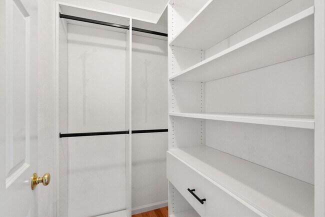 Building Photo - 368 Boylston St