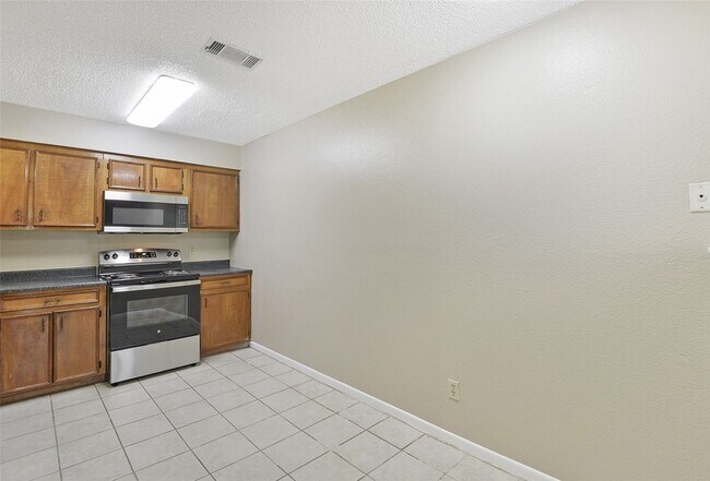 Building Photo - 4504 Avenue L