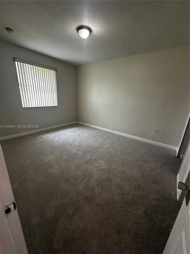 Building Photo - 2903 SE 17th Ave