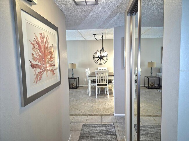 Building Photo - 50 Woodlake Pl