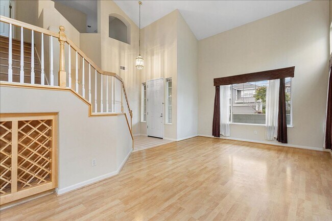 Building Photo - 16 Smith Ct